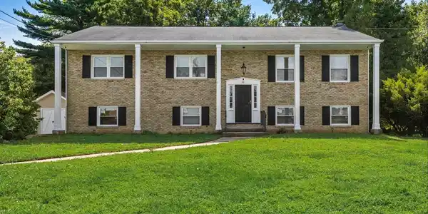 20 MEADOW ROAD