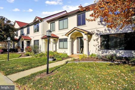 45H QUEEN NEVA COURT