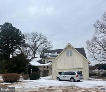 650 SKIPJACK DRIVE