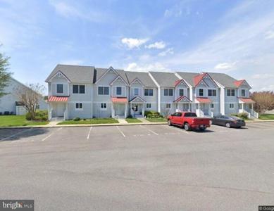 9701 VILLAGE LANE