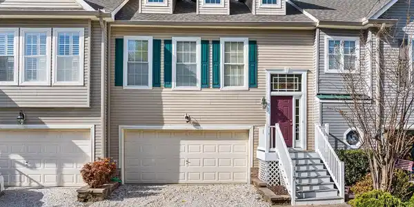 117 HINGHAM LANE