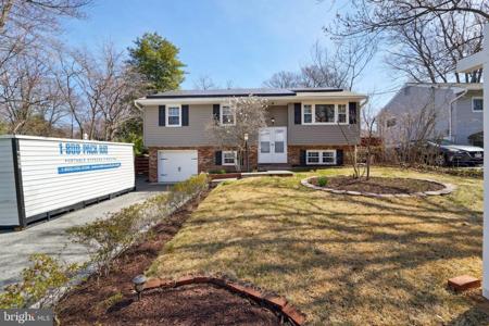 1243 GREEN HOLLY DRIVE