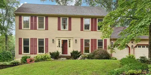 234 AMBLESIDE DRIVE