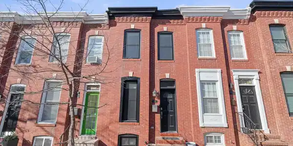 916 CLINTON STREET