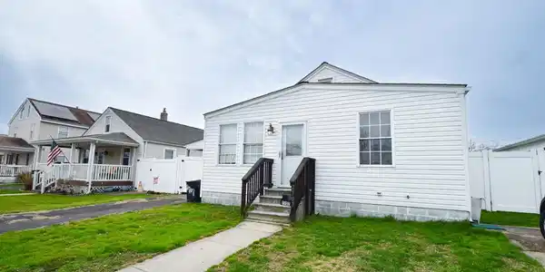 2707 MCCOMAS AVENUE