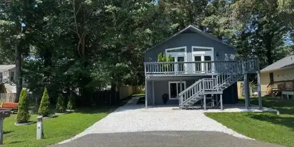8225 CEDAR LANE