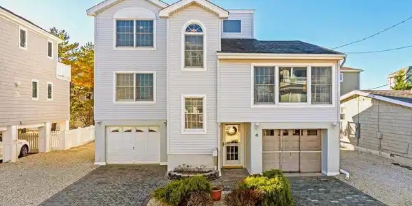 4 JOSHUA AVENUE