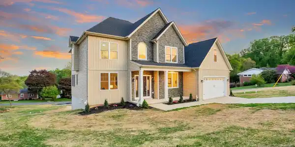 1506 BAYVIEW DRIVE