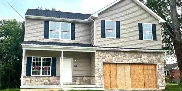 304 NOWLAND LANE