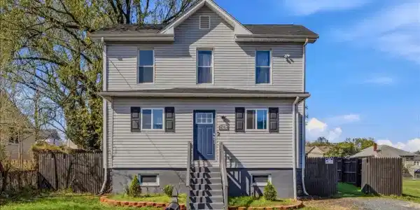 4704 CHARLESTON