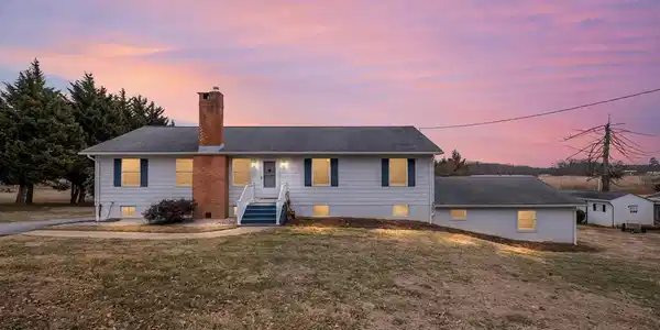 3172 DUPONT PKY