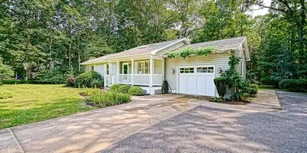 7 ROBERTS ROAD