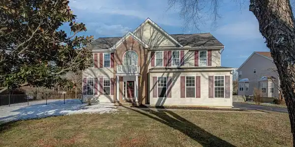 1 ARLINDA COURT