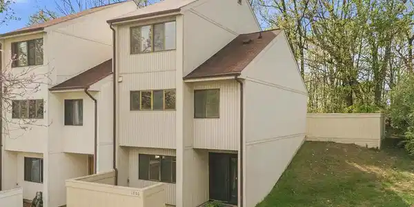 1750 POWDER HORN TERRACE