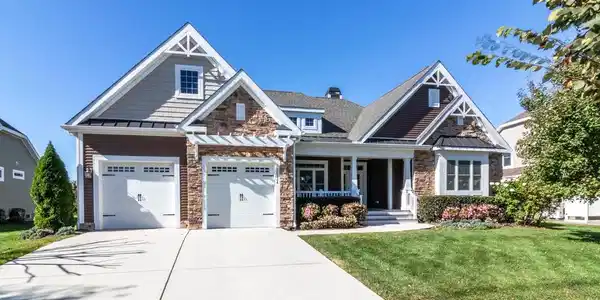 36524 SENATORS DRIVE