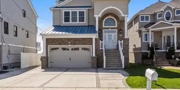 728 SHORE DRIVE