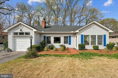 10 GIDDINGS AVENUE
