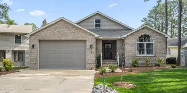 2 LIBERTY BELL COURT