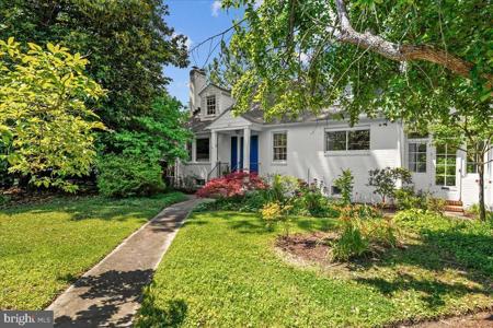 215 WARDOUR DRIVE