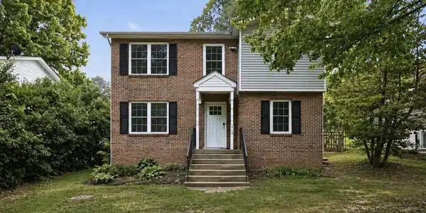 518 MAPLE WAY