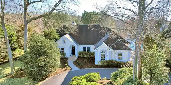 202 LAKEVIEW SHORES