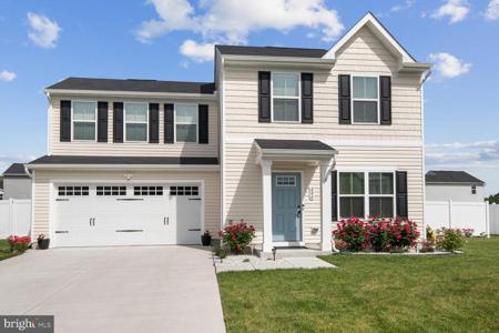206 BOWLINE DRIVE