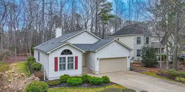 4 SOUTHWIND COURT