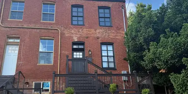 444 GRINDALL STREET