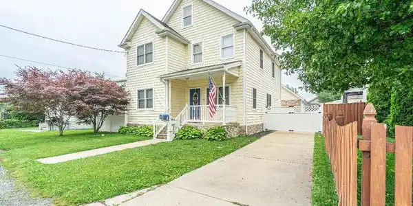 4 HELENA AVENUE