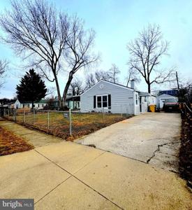 1046 THOMAS ROAD