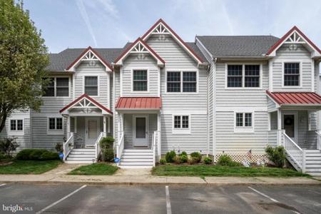 9717 VILLAGE LANE