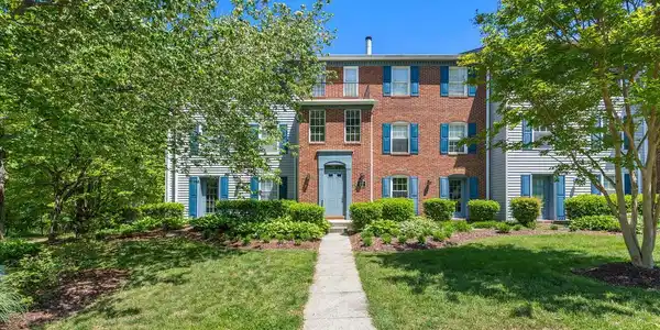 604 NEWBRIDGE COURT