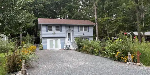 5 MOONRAKER ROAD