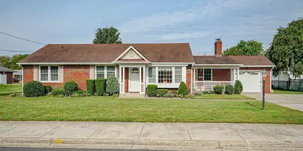 33 MEADOW ROAD