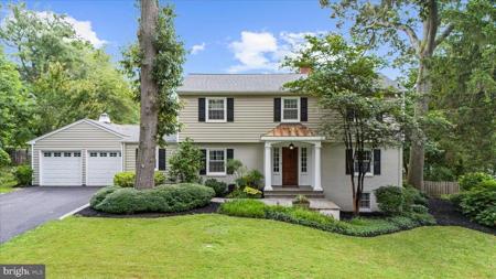 305 SAINT IVES DRIVE