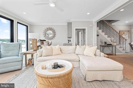 2021 THOMAS BISHOP LANE