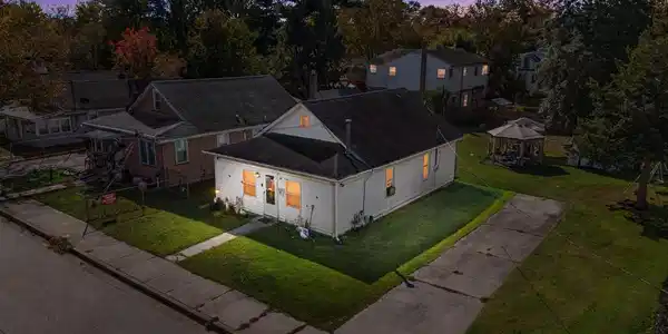 37 BRANDRIFF AVENUE