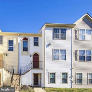 60 SANDSTONE COURT