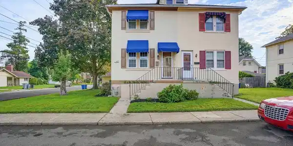 611 DEEMER PLACE