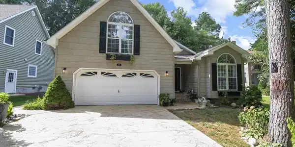 17 JUNEWAY LANE