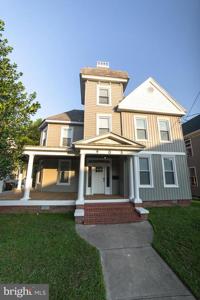 905 RACE STREET