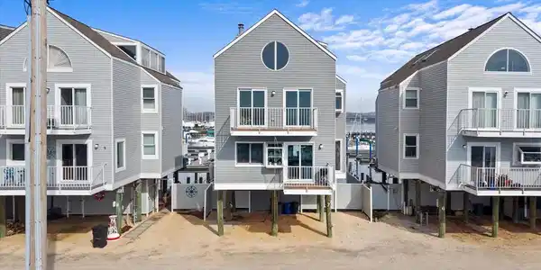 7 CONCORD PLACE