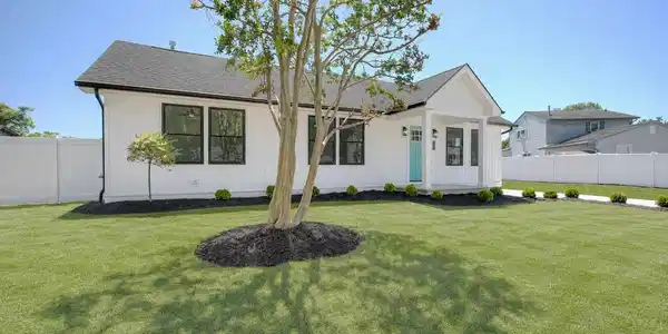 66 BEACHHURST