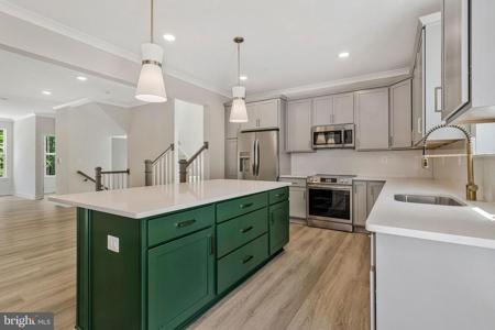 13730 CAPTAINS COURT
