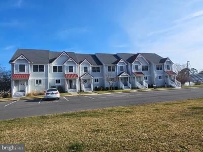 9729 VILLAGE LANE