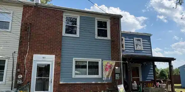 1021 FREDONIA COURT