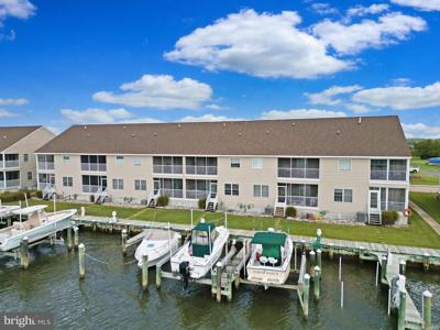 106 WATERS EDGE