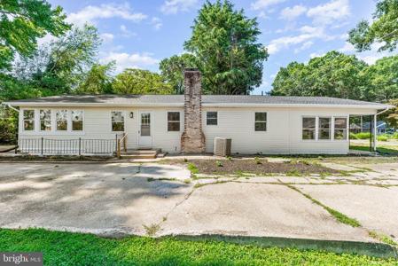 1228 HOLLY VISTA DRIVE