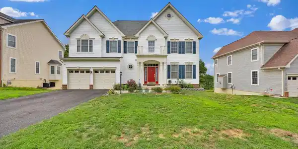3379 OAKHAM DRIVE