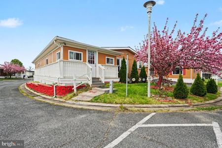 2 RASPBERRY COURT